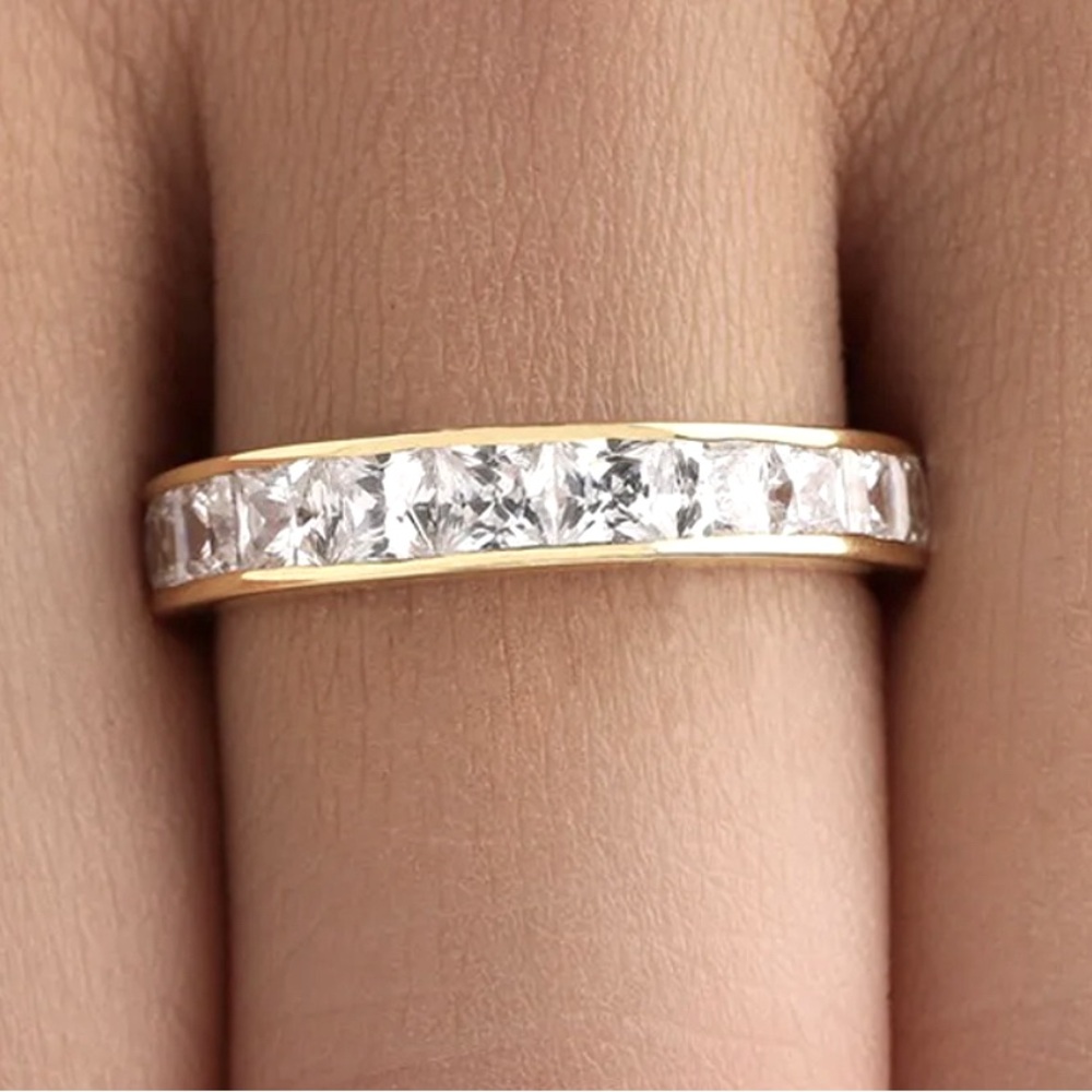 Inlaid 2mm Square Cubic Zirconia Ring, Engagement Wedding in gold plated SS Sz5